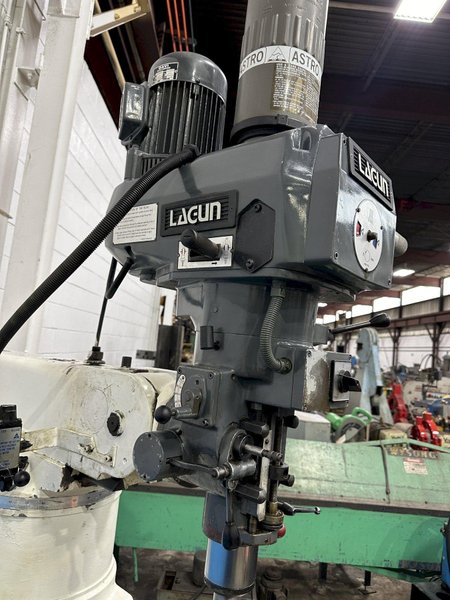 2HP BRIDGEPORT MANUAL MILL WITH DRO: STOCK #77459