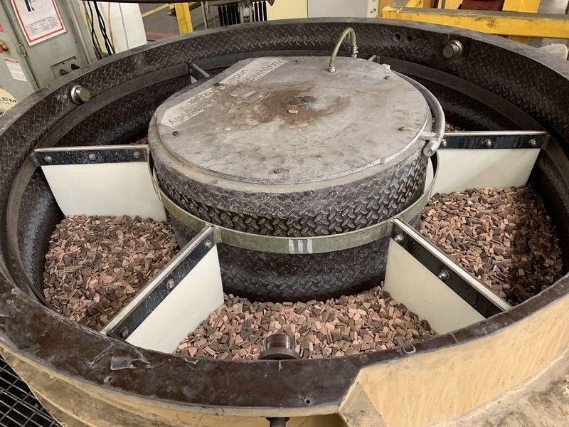27.5 FT3 ROSLER R-780 FLAT BOTTOM ROTARY VIBRATORY FINISHER