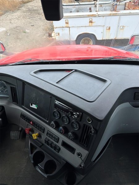 2020 Freightliner Cascadia 1FUJHHDV1LLLC1683