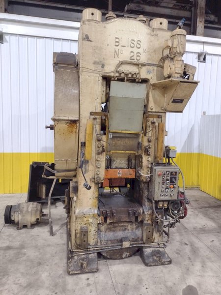 800 TON BLISS MODEL #26 KNUCKLE JOINT PRESS, 2.5" STROKE: STOCK #21707
