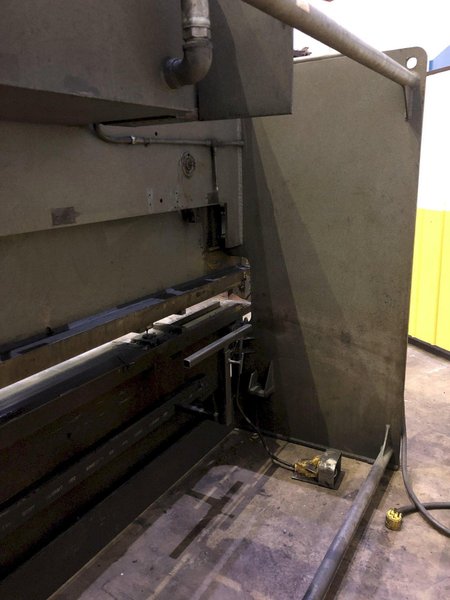 30 TON X 10' HTC MODEL #830GS HYDRAULIC PRESS FLANGED BED PUNCH BRAKE: STOCK 16953