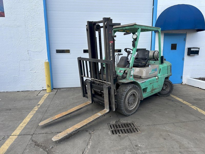 9000 LBS MITSUBISHI PNEUMATIC TIRE FORKLIFT : STOCK #77764