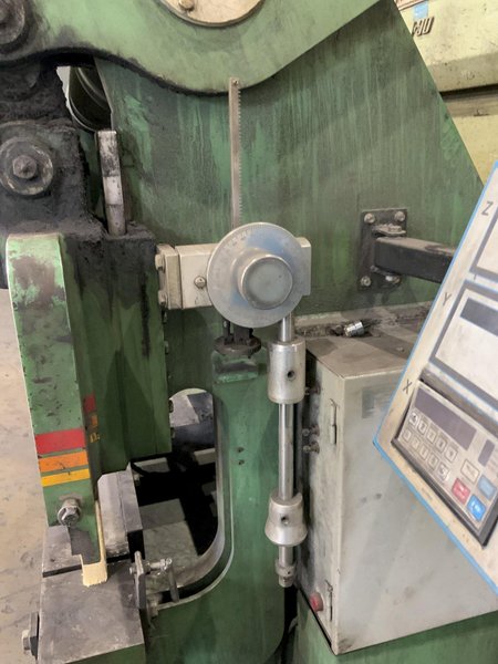 130 TON X 10' ACCURPRESS MDL 713010 HYDRAULIC PRESS BRAKE: STOCK #81217