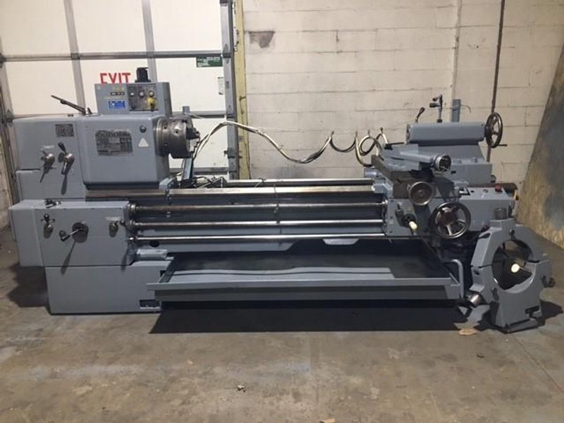 TOS TRENCIN LATHE