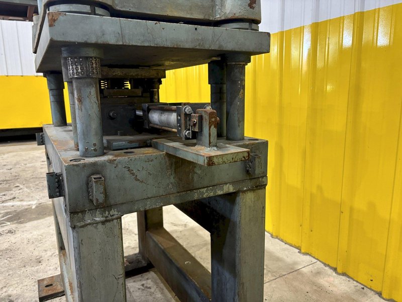 12 TON AIRAM 4-POST PNEUMATIC CUTOFF PRESS: STOCK #21325