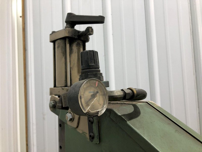 2-1/2" HAMMOND GRINDER MODEL UBG132 ABRASIVE BELT SANDER, LATHE ATTACHMENT: STOCK 17271