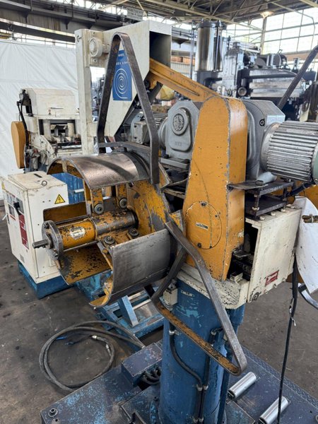 1,100 Lb. x 6" x .05" AIDA SERVO FEEDLINE W/ DUAL UNCOILER. STOCK # 0130225.