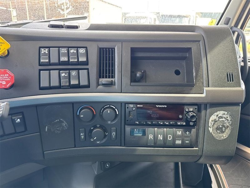 2022 Volvo VNL64T 760 4V4NC9EH9NN602667