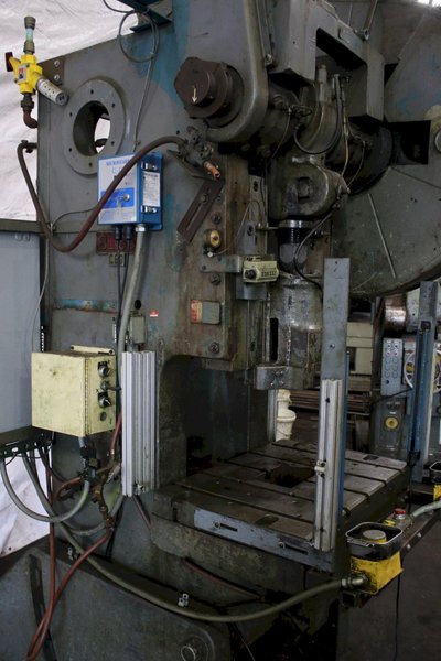 60 TON BLISS OBI FLYWHEEL SINGLE CRANK PRESS: STOCK #75543