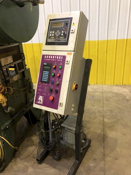 6" PA INDUSTRIES ADVANTAGE LC-3 SERVO FEEDER WITH CONTROLS: YOBRO #25188