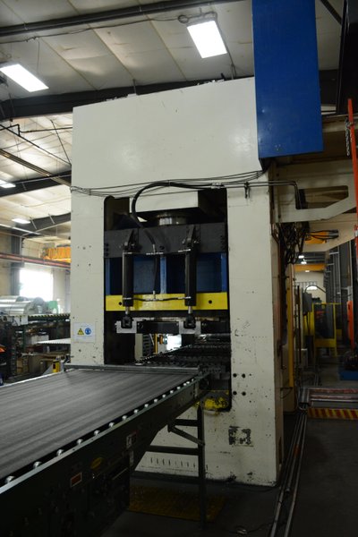 1500 TON MACRODYNE HYDRAULIC PUNCH PRESS, NEW 2004: STOCK #10046