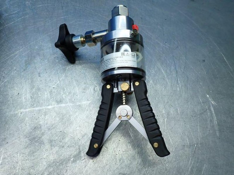 Wikia Hydraulic Hand Test Pump Kit W/case - Cpp700-h
