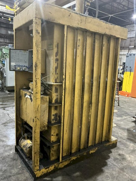 60" X 30" SP INDUSTRIES MODEL VB60 BUNDLE BEE VERTICAL CARDBOARD BALER: YOBRO #24582
