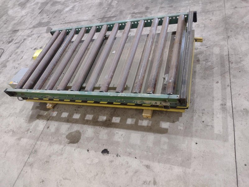 6' X 39" SOUTHWORTH HYDRAULIC ROLLER TOP LIFT TABLE: YOBRO #24782