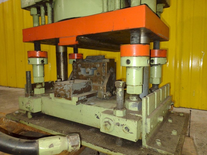AIRAM PNEUMATIC CUTOFF PRESS: STOCK #23471