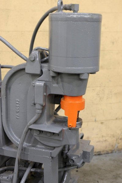 70 TON WA WHITNEY WEBB FLANGE FRAME HYDRAULIC PUNCH: STOCK #65895