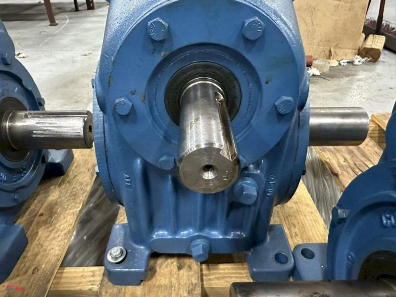 CONEDRIVE NO. H040–4 GEARBOX. STOCK # 0991625