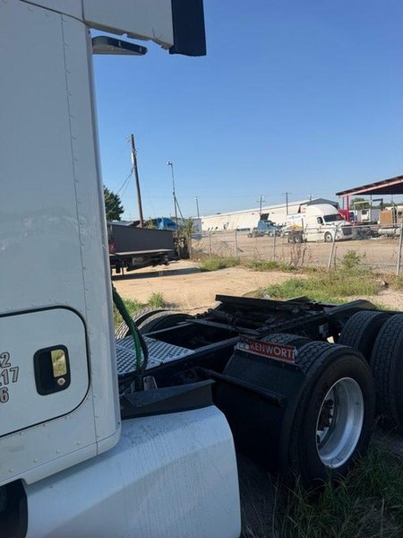Kenworth T680 Sleeper Semi Truck, 2020 – 758,000 Miles,