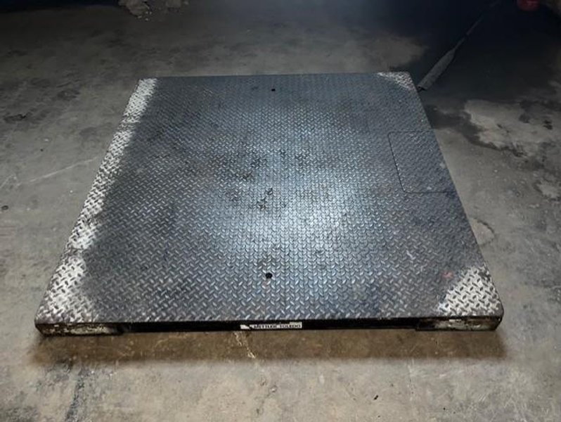 60" X 60" 5,000# METTLER TOLEDO FLOOR SCALE STOCK# 3974