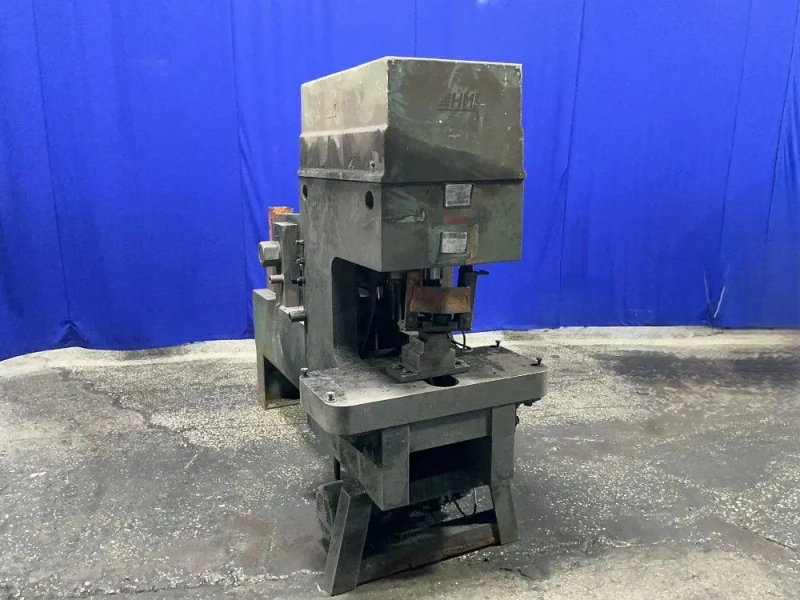 Hmi 17” X 39” Ironworker - 90-31