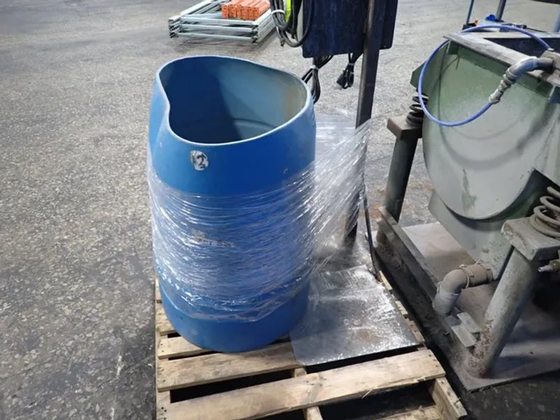 Roto-finish/ransohoff 38" X 15" X 20" Vibratory Finishing Machine