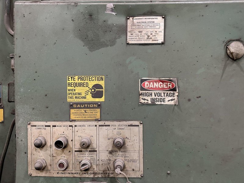 1,000 TON x 20' CINCINNATI HYDRAULIC PRESS BRAKE For Sale