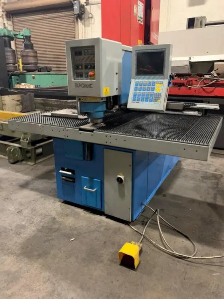 USED EUROMAC 33 TON CNC PUNCHING MACHINE MODEL CX1000/30-1250, Year: 1998