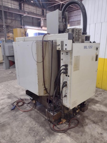 2002 HAAS MINI MILL VERTICAL CNC MACHINING CENTER: YOBRO #23844