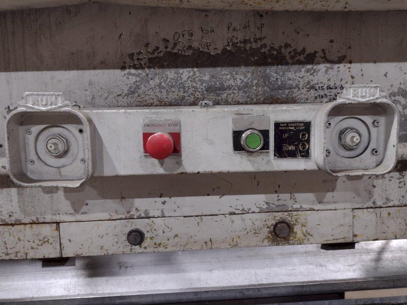 55 TON X 10' PACIFIC MODEL J55-10 HYDRAULIC PRESS: STOCK #10653