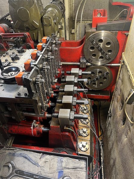 Chun-Zu Model CBP-165S Five Die Bolt Former