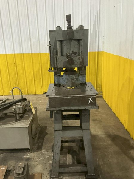 PARKER C FRAME HYDRAULIC PRESS W/ NOTCHER &amp; COPING DIES : YOBRO 26353