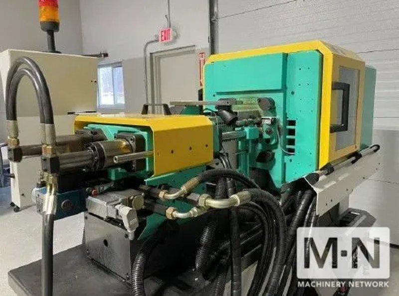 17 TON .05 OZ ARBURG MODEL 220S-150-35 INJECTION MOLDING MACHINE MFG 2000 WITH VERY LOW HOURS