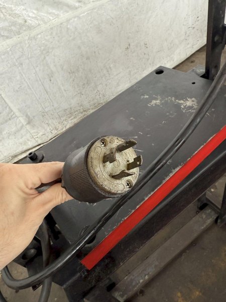 25 TON SAVAGE PNEUMATIC H-FRAME PRESS. STOCK # 0559925