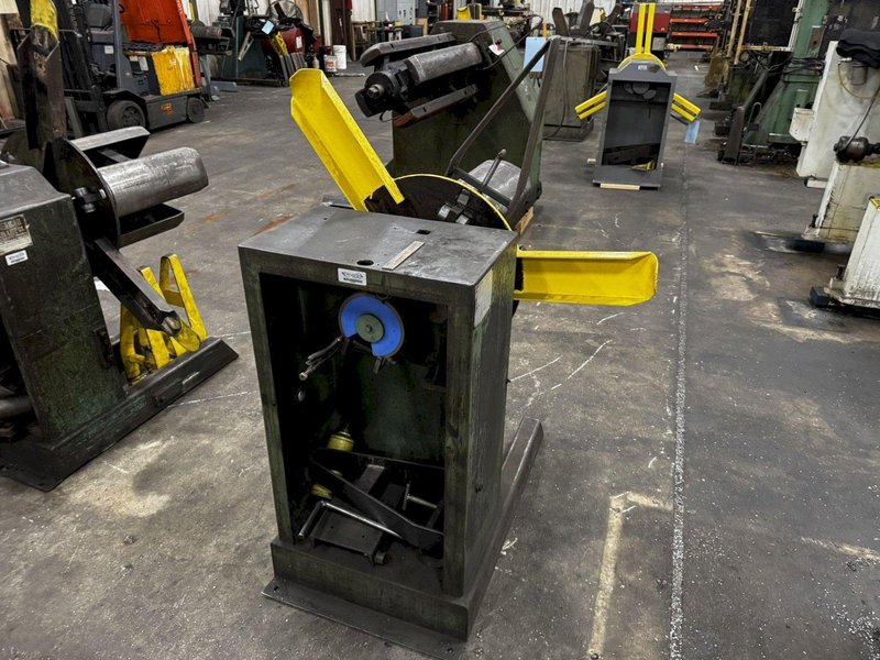 2500 LB  12" AMERICAN MODEL 60 UNCOILER. STOCK # 0884125