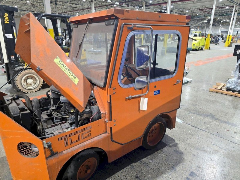TUG MG30-7LP2 PROPANE TUG USED MISSING PARTS