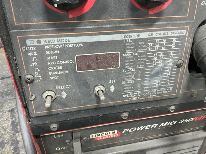 Lincoln Electric  300 A Welder - Power Mig 350mp