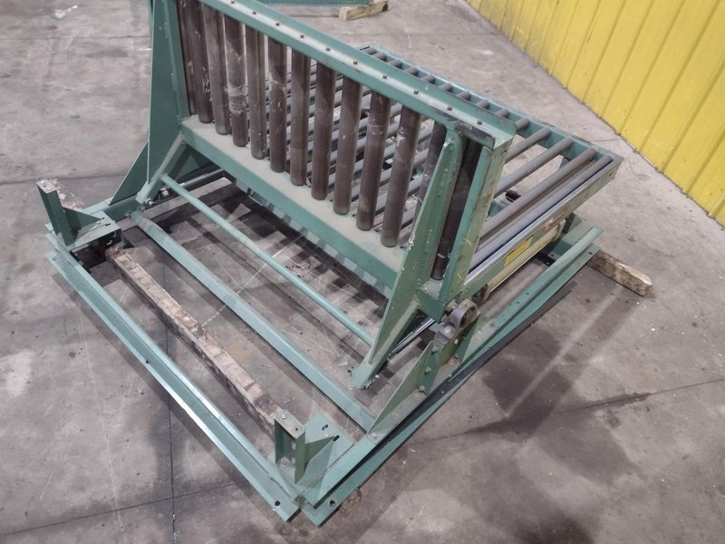 60" x 48" ROACH PNEUMATIC LIFT &amp; TILT UPENDER / TABLE WITH ROLLER CONVEYOR : YOBRO #24710