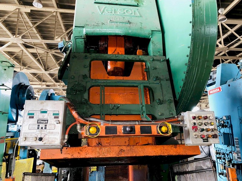 250 TON VERSON 12 F OBG INCLINED GAP FRAME PRESS. STOCK # 0507719