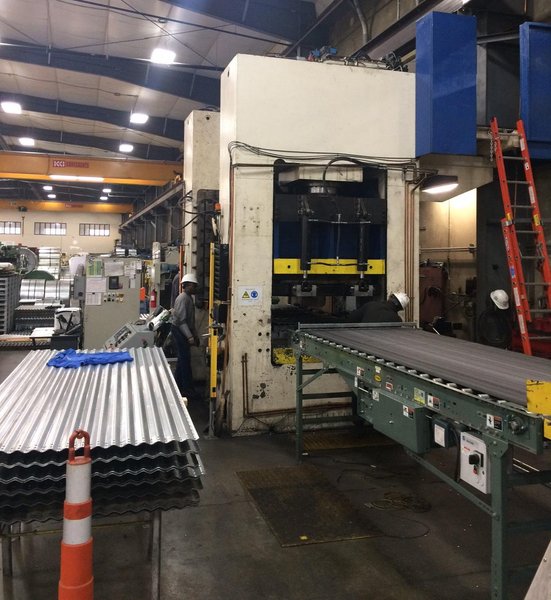1500 TON MACRODYNE HYDRAULIC PUNCH PRESS, NEW 2004: STOCK #10046