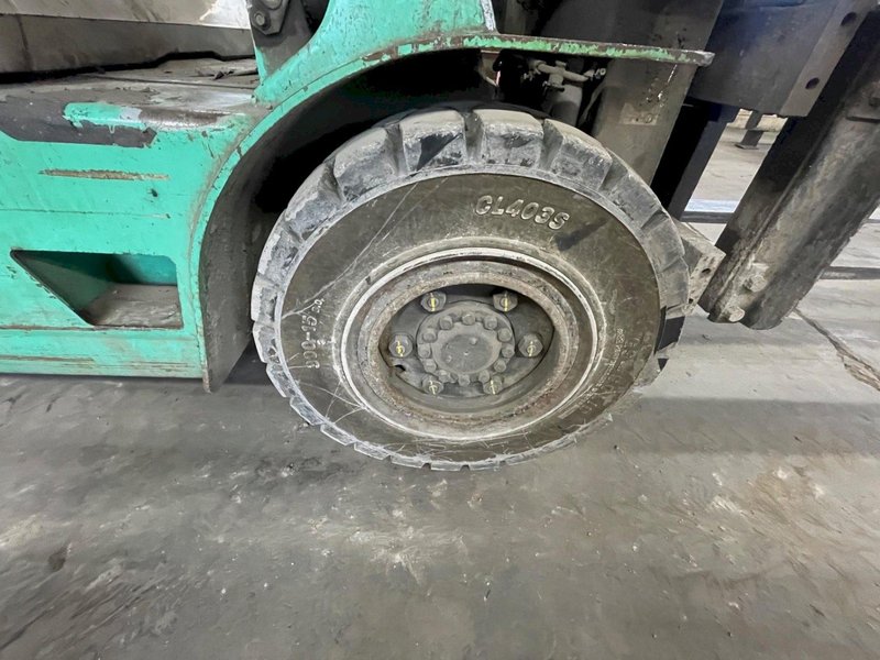 9000 LBS MITSUBISHI PNEUMATIC TIRE FORKLIFT : STOCK #77764