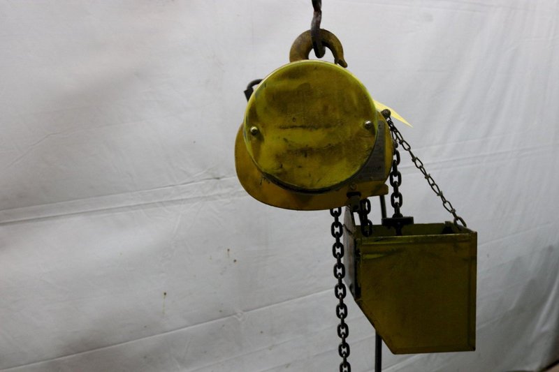 1/4 TON BUDGIT ELECTRIC POWERED CHAIN HOIST : STOCK #11990