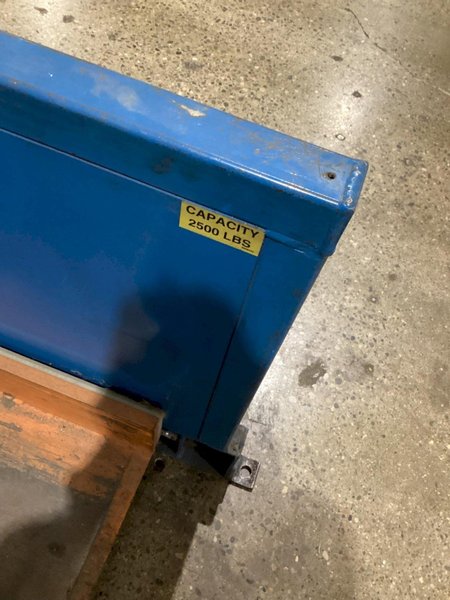 SOUTHWORTH ROLL C2.5-28 Platform Lifter w/ Foot Control 2500 lbs Capacity USED