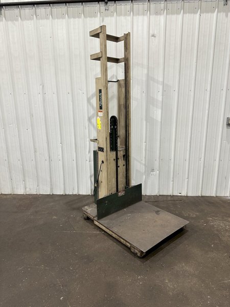 1000 LB BEECH HYDRAULIC STACKER:  STOCK #77446
