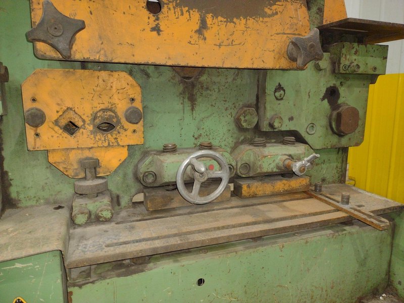 110 TON PEDDINGHAUS "PEDDIWORKER" 1100G HYDRAULIC IRONWORKER: STOCK #22724
