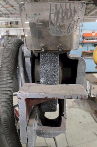 CINCINNATI GPTA 107 DUAL HEAD GRINDER 440V 3PH  2 HP 1750 RPM USED