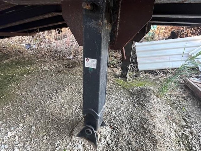 PORTABLE LOADING DOCK / RAMP STOCK# 3842