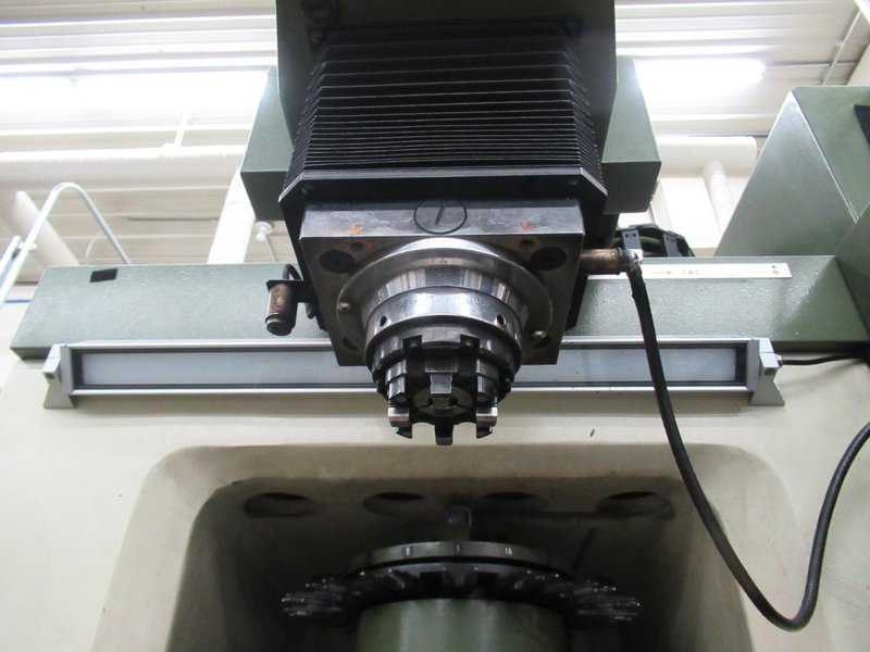 Makino Edge2-A16MA CNC Sinker EDM, MGF-30 Control, 16 ATC, C-Axis, 30 Amp, MA Head- Auction Item