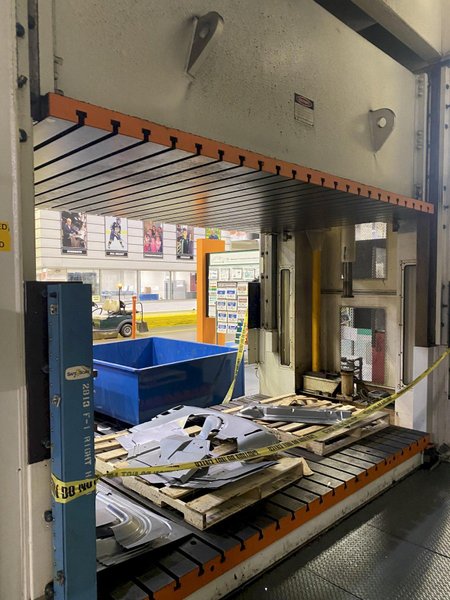 50 Ton Eagle Hydraulic Press, Model SH2-50-142-83,