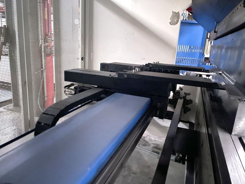 Trumpf trumabend - 230 ton x 3050 mm CNC