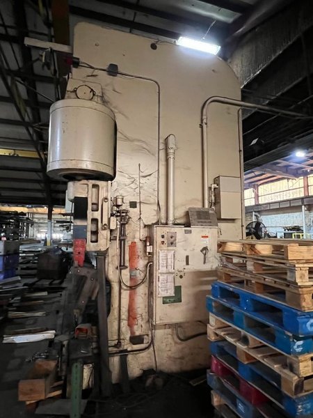 1000 TON X 20' CINCINNATI HYDRAULIC PRESS BRAKE. STOCK # 1264722